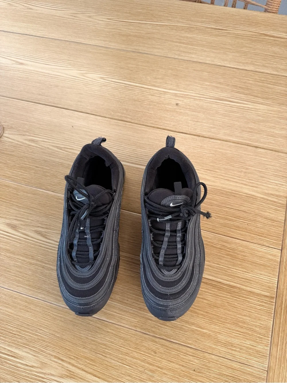 Nike sleek low
